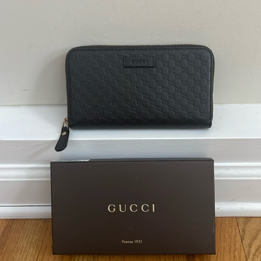 Brand new Gucci zip wallet. Dark brown